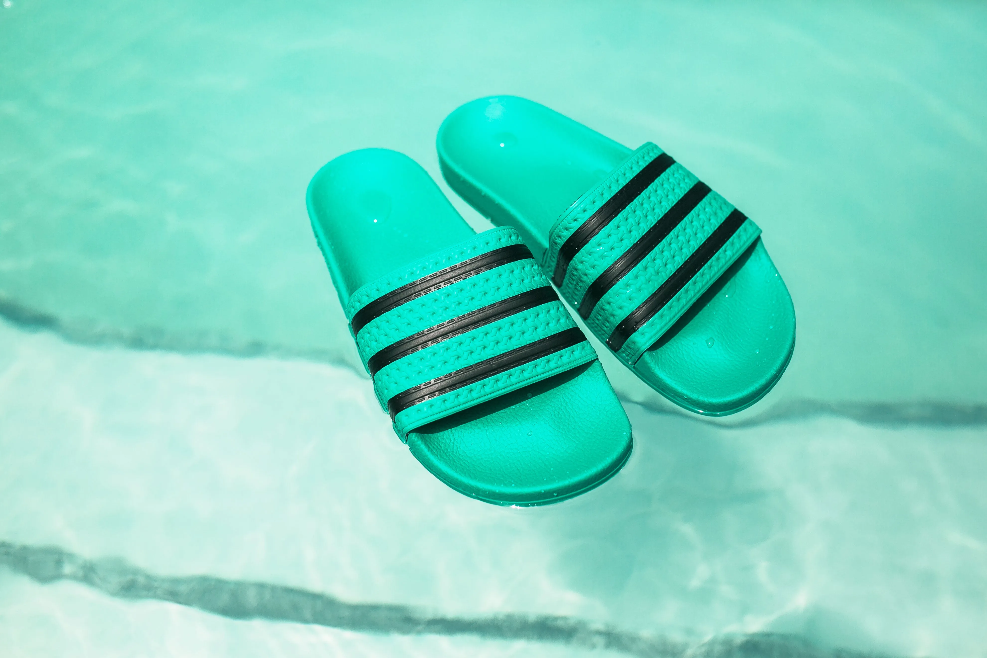 Adidas Adilette (Hi Ress Green/ Core Black)