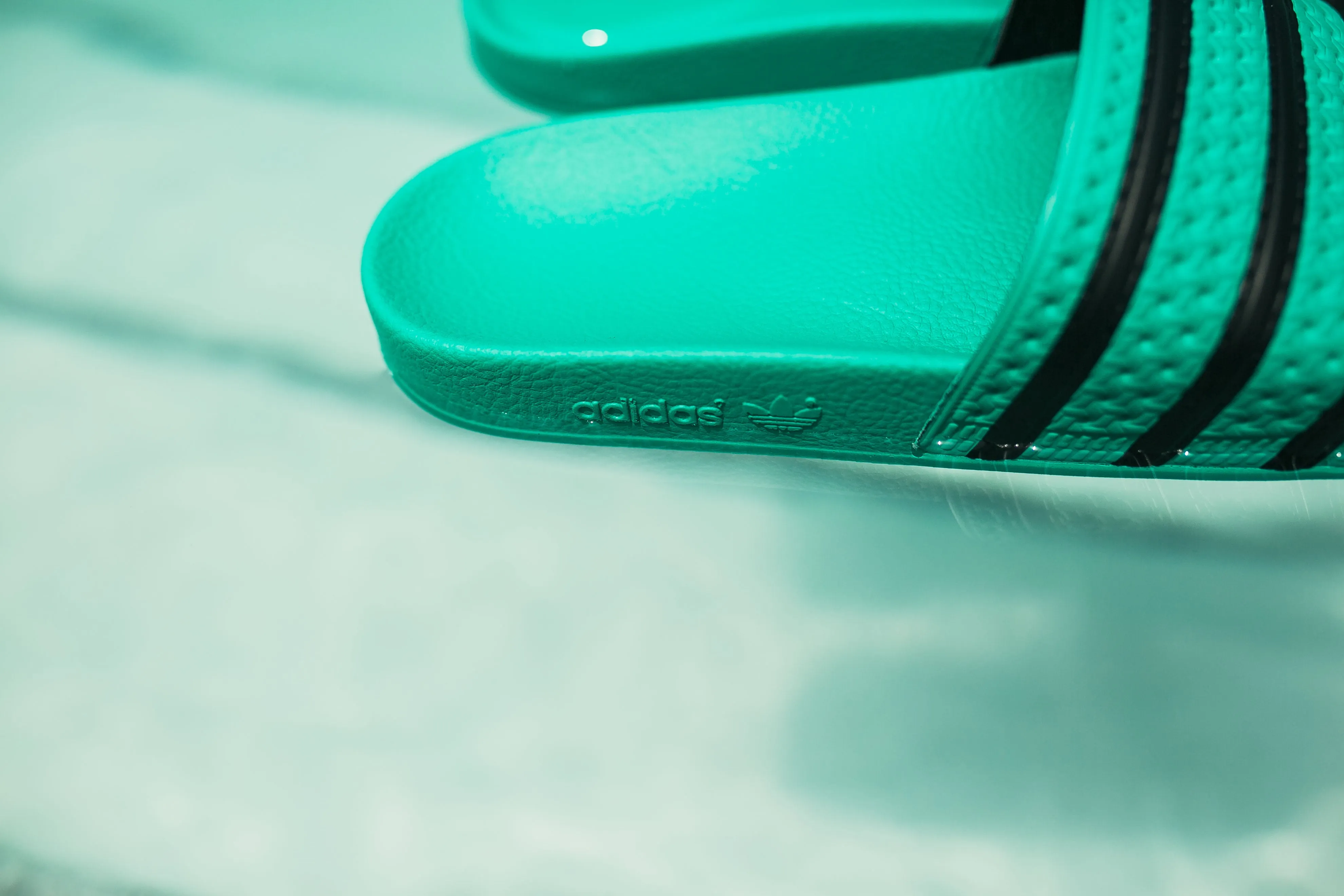 Adidas Adilette (Hi Ress Green/ Core Black)