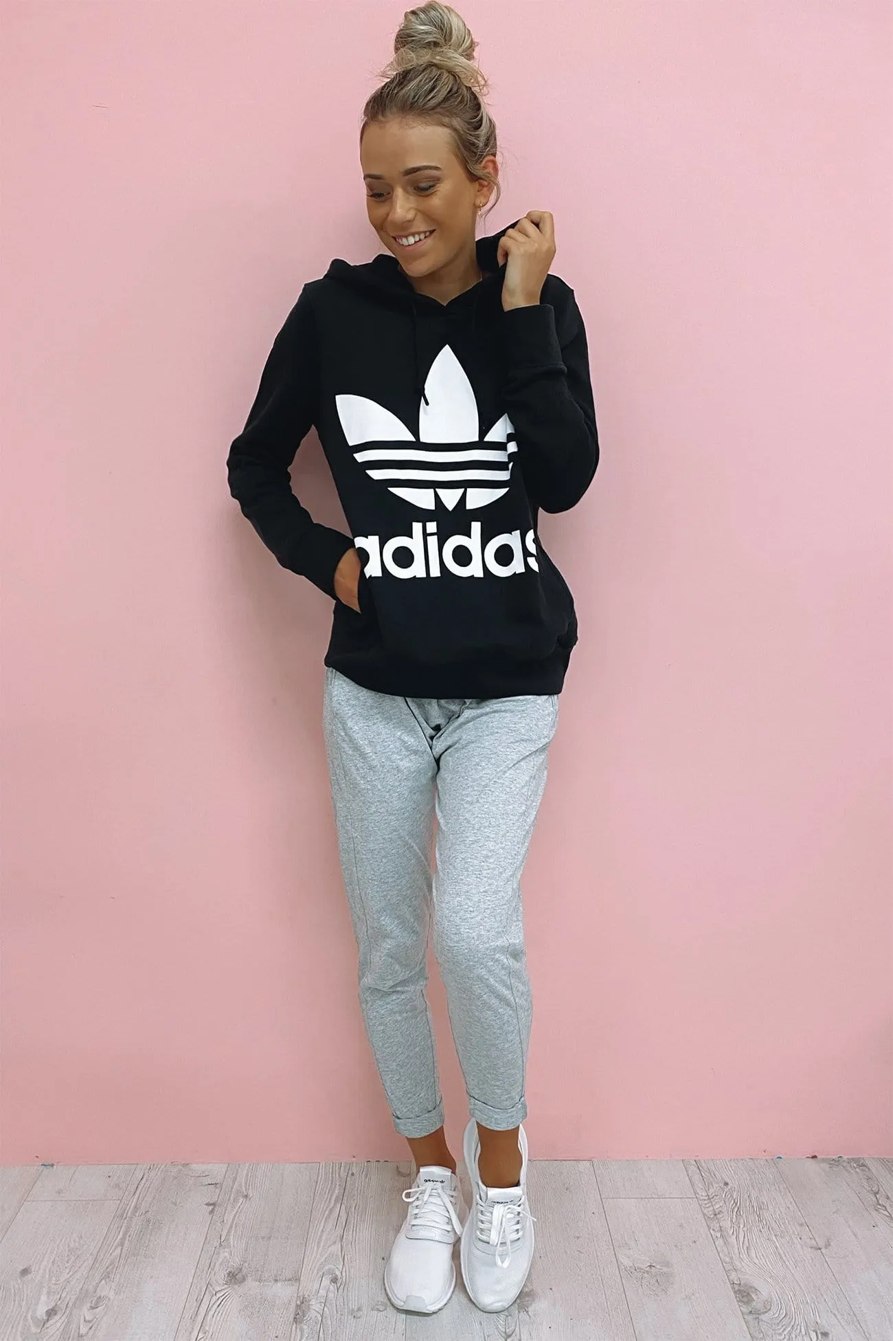 Trefoil Hoodie Black