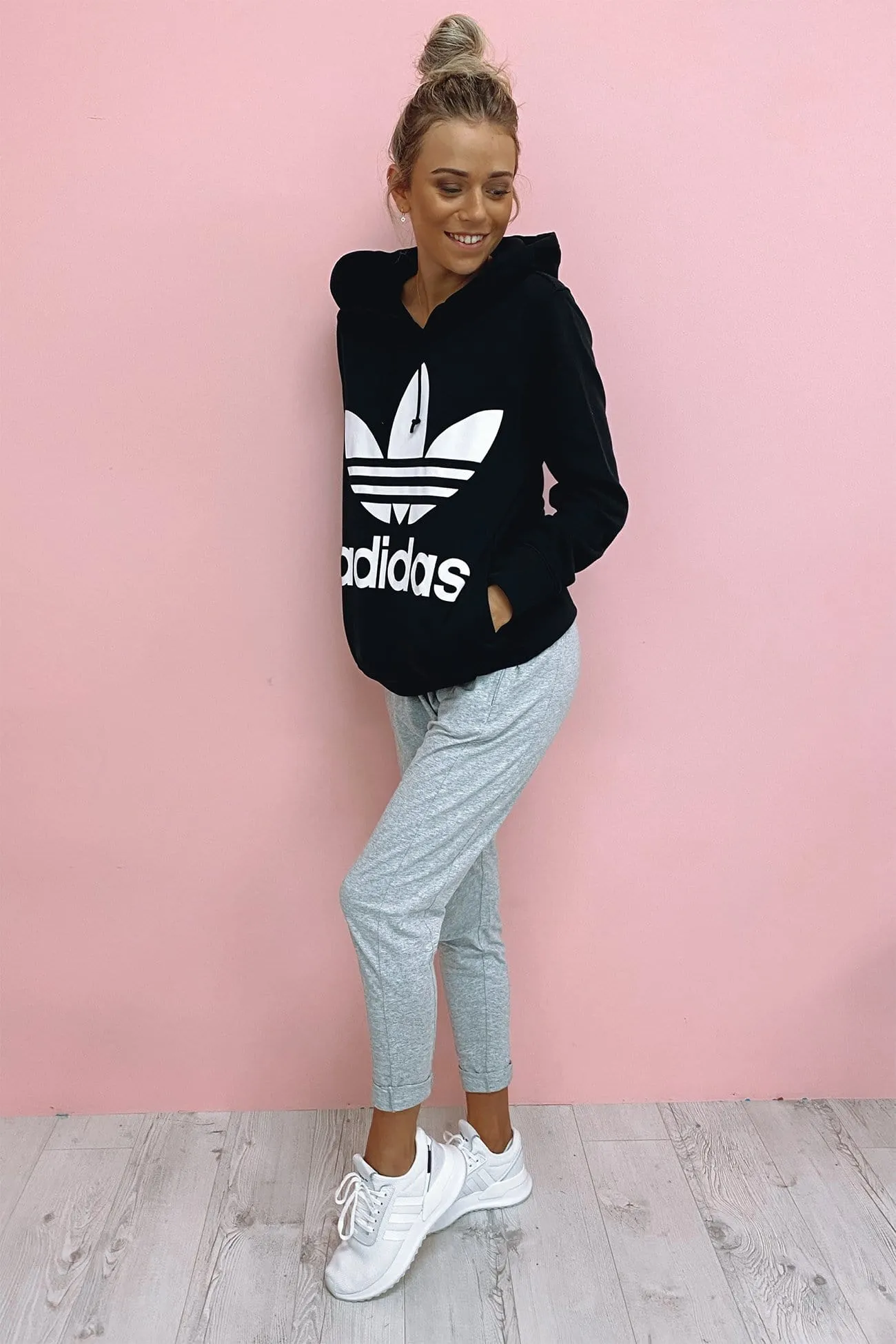 Trefoil Hoodie Black
