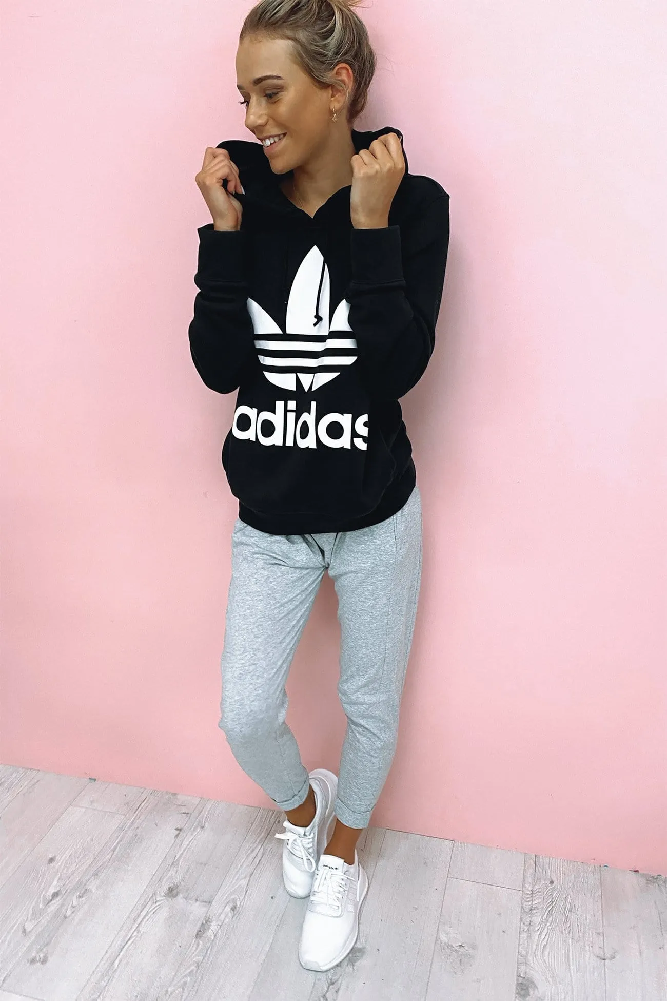 Trefoil Hoodie Black